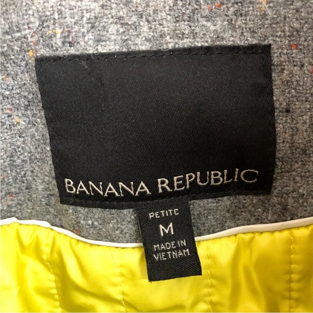 Banana Republic Gray Plaid Jacket with Faux Fur Collar | M Petite - Picture 4 of 15